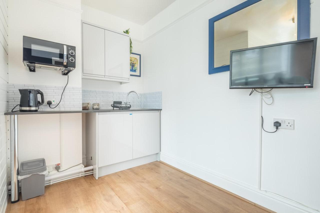 Private Room 4 With Kitchenette By Cb Stays No Minimum Stays CBG Exterior photo